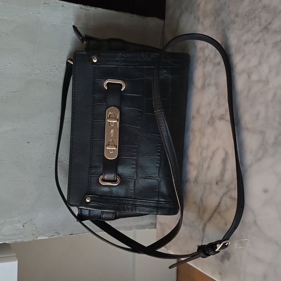 Coach black leather embossed small crossbody gold detail - Picture 2 of 13
